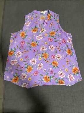 Sleeveless Lavender Floral Split-Neck Top 2x Juniper + Lime
